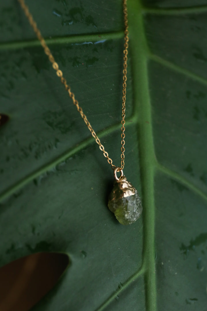 תליון גנסקי פרידוט | זהב | Peridot Genseki Pendant | Gold