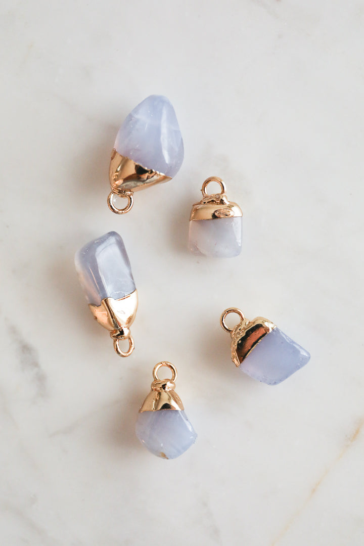 תליון גנסקי אגת תחרה כחולה | זהב | Blue Lace Agate Genseki Pendant | Gold