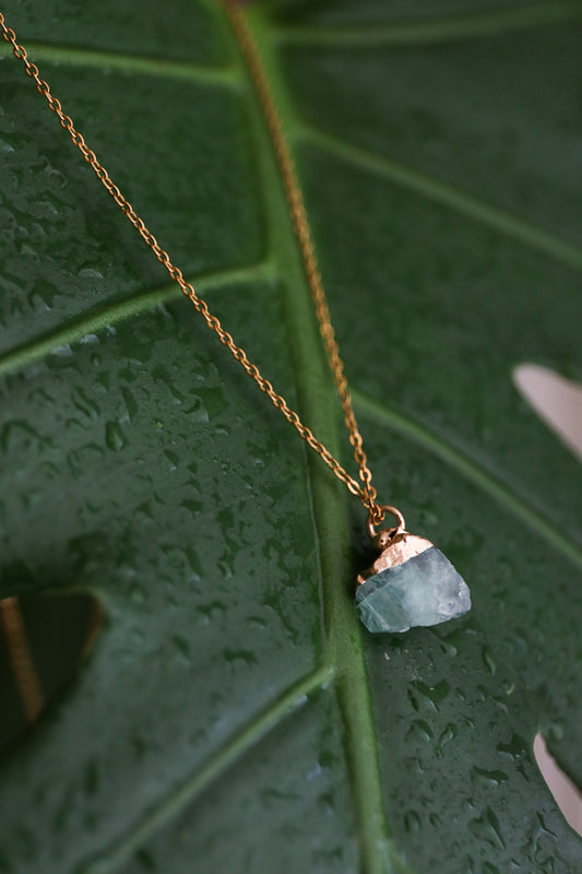 תליון גנסקי פלואוריט ירוק | זהב | Green Fluorite Genseki Pendant | Gold